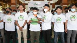 Mahasantri se-Jabar Salurkan Bantuan di Sumedang dan Deklarasi Dukung Ganjar