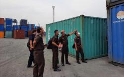 Kasus Mafia Pelabuhan Tanjung Priok dan Tanjung Emas, Kejagung Sita 19 Kontainer