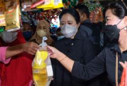 Warga Lubuklinggau Berdesakan demi Minyak Goreng, Puan Maharani: Masalah Ini Harus Segera Diatasi<