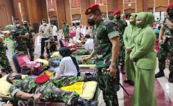 Jelang HUT ke-70, Kopassus Bagikan 2.540 Paket Sembako untuk Masyarakat Tak Mampu