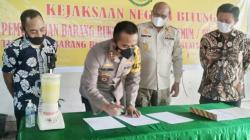 Puluhan Senjata Tajam dan Ribuan Butir Obat Berbahaya Dimusnahkan Kejaksaan Negeri Bitung