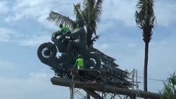 Patung Jokowi Naik Motor Terpasang,  Gubernur NTB: Ini Akan Jadi Spot Foto Favorit