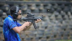 Gaya Raffi Ahmad Juara 1 Lomba Menembak Piala Danpaspampres 2022