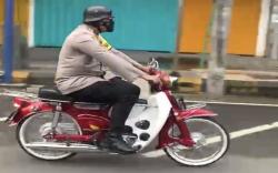 Hidup Sederhana, Kapolres Satu Ini Ngantor Naik Motor Butut