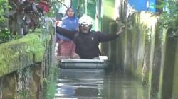 Hujan Deras Picu Sungai Citarum Meluap, Permukiman Warga Dayeuhkolot Bandung Kebanjiran<