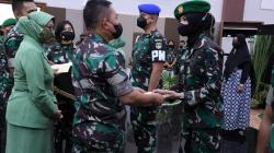 Jenderal Dudung Beri Penghargaan kepada 5 Prajurit, Salah Satunya Penangkap Penusuk Warga Jakarta