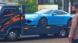 Viral Iring-iringan Mobil Mewah Doni Salmanan yang Disita, Harganya Rp3,7 Miliar<