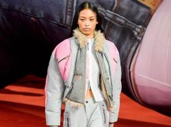 5 Potret Nafa Salvana, Model Asal Karawang Go Internasional Tampil di Milan Fashion Week 2022   