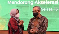 Kuliah Umum Ketua Dewan Komisioner OJK Wimboh Santoso di FEB Unair Surabaya