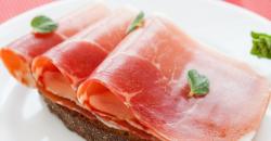 Waspadai 4 Makanan Ini, jika Dikonsumsi Berlebihan Dapat Memicu Kanker