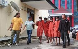 Melawan Polisi, Pembobol Mobil Perempuan di Demang Palembang Ditembak<