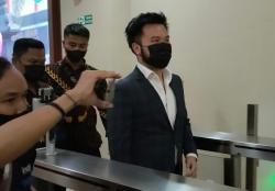 Kasus Penipuan Indra Kenz, Rudy Salim Hadiri Pemeriksaan di Gedung Bareskrim 