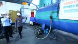 Kapolri Tinjau Pabrik Minyak Goreng di Bali, Pastikan Stok dan Harga Sesuai HET<