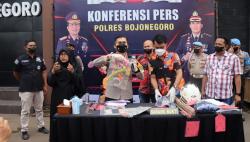 Polisi Tangkap 3 Perampok Rumah Mewah di Bojonegoro, Temukan Celurit dan Senpi Rakitan <
