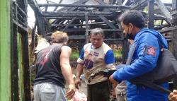 Lupa Matikan Kompor, 2 Rumah Semi Permanen di Cianjur Ludes Terbakar<
