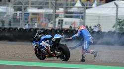 Detik-Detik Alex Rins Lompat dari Motor yang Terbakar saat Sesi Latihan MotoGP