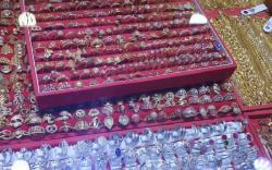  Mau Beli Perhiasan? Segini Harga Emas per Suku di Palembang <