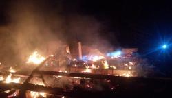 Terbakar Hebat, Rumah Semi Permanen di Sukabumi Rata dengan Tanah<