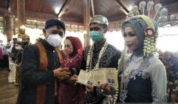 Momen Bahagia Puluhan Pasangan Siri di Jepara Ikuti Nikah Massal Gratis