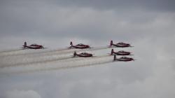 Pilot TNI AU Tampil Memukau di Mandalika meski Cuaca Tak Mendukung