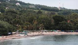 Kawasan Pantai Senggigi Ramai Wisatawan