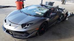 Hancur Tertimpa Truk, Pemilik Mobil Nangis Lamborghini Seharga Rp8 Miliar Dijual Rongsokan