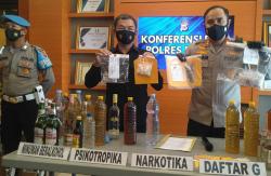 Operasi Cipkon Jelang Ramadan, Polres Bantul Amankan 7 Pengedar Narkoba dan 800 Botol Miras