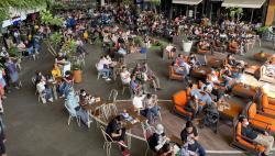 Serunya Nobar MotoGP Vision+ di Lippo Mall Kemang, Pengunjung Antusias