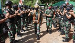 Kunjungi Prajurit Alugoro di Papua, Pangdam IV/Diponegoro: Selalu Waspada dan Humanis