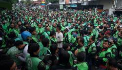 Ribuan Driver Gojek Turun ke Jalan Tuntut Kembalikan Insentif Lama