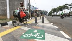 Penampakan Jalur Sepeda di Atas Trotoar Kota Depok