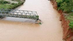 Tergerus Air Sungai, Jalan dan Jembatan di Bone Bolango Ambles