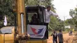 Bantu Masyarakat Perbaiki Jalan Rusak di Bangka, Ini Kata Ketua DPW Partai Perindo Babel