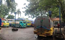 Sopir Truk Keluhkan Solar Mulai Sulit Ditemui, Waktu Habis untuk Antre