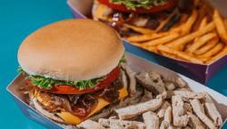 Ada Burger Bakso Goreng di Bandung, Padukan 2 Brand Lokal Maicih dan Got Beef