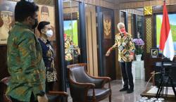 Gibran dan Bobby Mendadak Temui Ganjar Pranowo, Ada Apa?