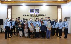 21 Pengungsi asal Afganistan dan Myanmar Dipindahkan ke Amerika Serikat