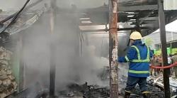 Hendak Dieksekusi Pengadilan, 2 Rumah Panggung Dibakar 3 Orang Bersaudara di Makassar
