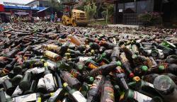 Jelang Ramadan, Ribuan Botol Miras Dimusnahkan di Tangerang
