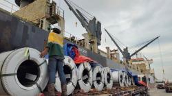 RI Ekspor Ribuan Ton Baja ke AS,​ Berat Setara 2.000 Truk Trailer  