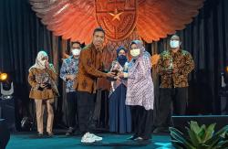 Koran Sindo dan Sindonews Raih Penghargaan Gold IPMA 2022