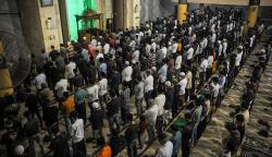 Masjid Raya Bandung Kembali Gelar Salat Tarawih Pertama Sejak Awal Pandemi <