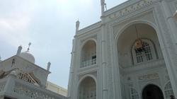 Melihat Masjid Ramlie Mustofa di Sunter, Megah Bak Taj Mahal dan Ada Ukiran China