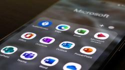 Cara Mengembalikan Foto yang Hilang di Galeri Ponsel Android dan iOS