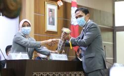  Teliti Hate Speech Ahmad Dhani, Jubir Gerindra Raih Gelar Doktor UNS Predikat Cumlaude