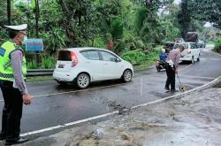 Kecelakaan Beruntun 4 Kendaraan di Buleleng, Bapak-Anak Tewas