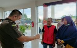 Pemukul Adik Ipar Ini Menangis usai Dibebaskan karena Restorative Justice 