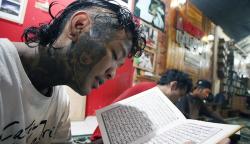 Potret Anak Punk Badan Penuh Tato Menjadi Santri dan Hafalan Alquran