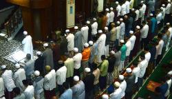 Fadhilah Sholat Tarawih Malam ke 15, Malaikat Memintakan Ampunan