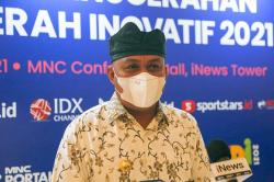 Bupati Buton Selatan Raih KDI 2021 dengan Inovasi Ambulance Laut untuk Pelayanan Kesehatan Masyarakat